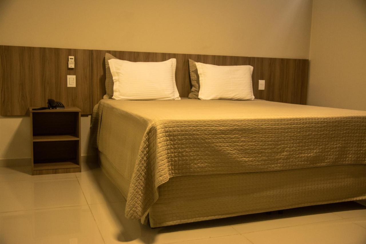 Hotel Vila Verde Penápolis Kültér fotó