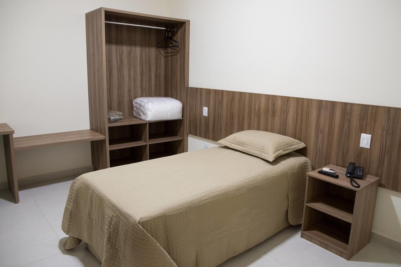 Hotel Vila Verde Penápolis Kültér fotó